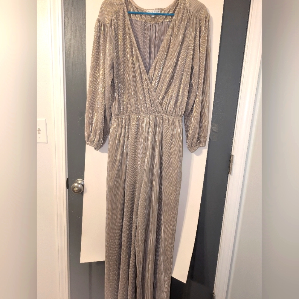 See And Be Seen Gold & Cream Shimmery V-neck Long Sleeve Women's Jumpsuit Size S